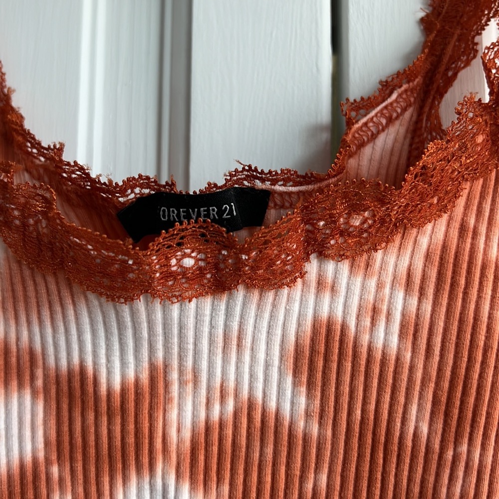 Cropped Lace Tank - Picture 2 of 2